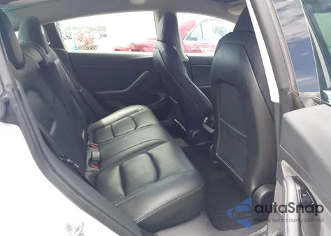 2020 Tesla Model 3 Standard Range Plus Rear-Wheel Drive/Standard Range Rear-Wheel Drive z USA, uszkodzony, nr VIN 5YJ3E1EA7LF706944